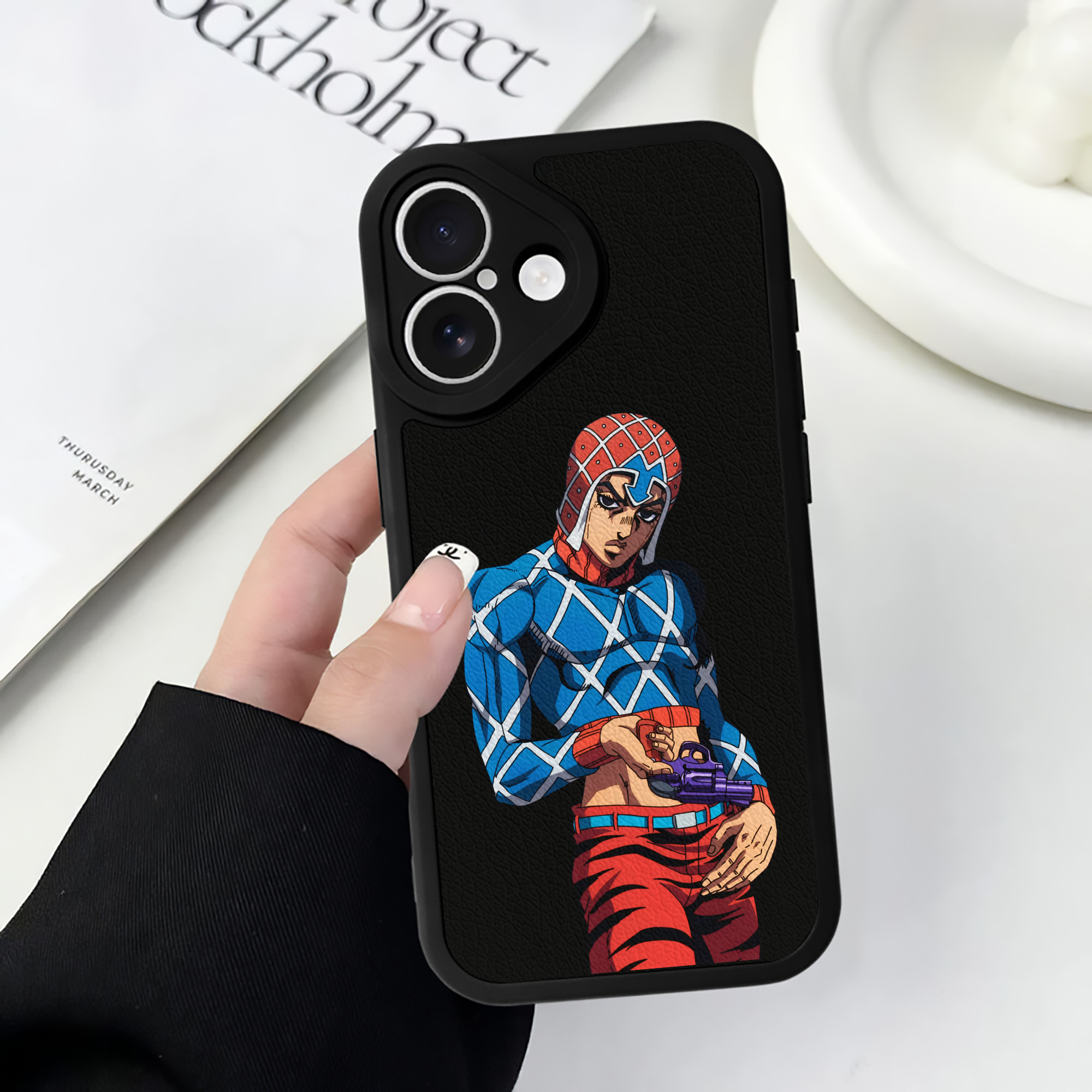 （画像用） ジョジョの奇妙な冒険 グイード?ミスタ JoJo's Bizarre Adventure Guido Mista 【iPhone 16シリーズ対応】シリコンスマホケース（レザー調） 材質：シリコン
